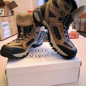 Vasque hiking boot